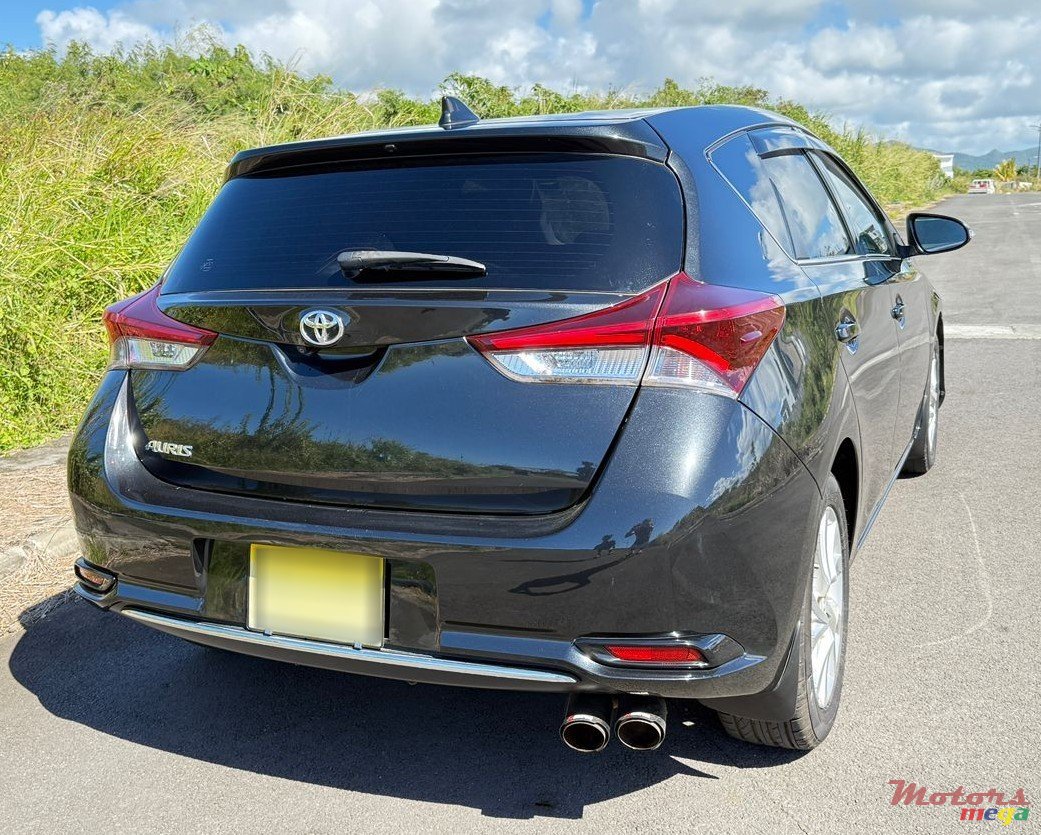 2017' Toyota Auris photo #3