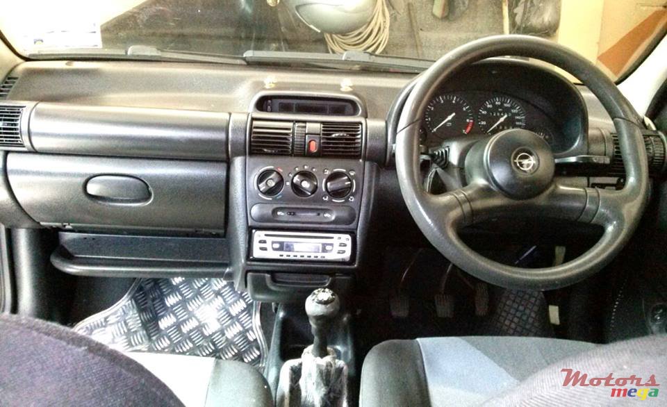 2001' Opel Corsa photo #3