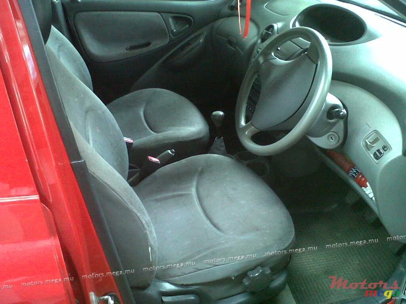 2000' Toyota vitz photo #3