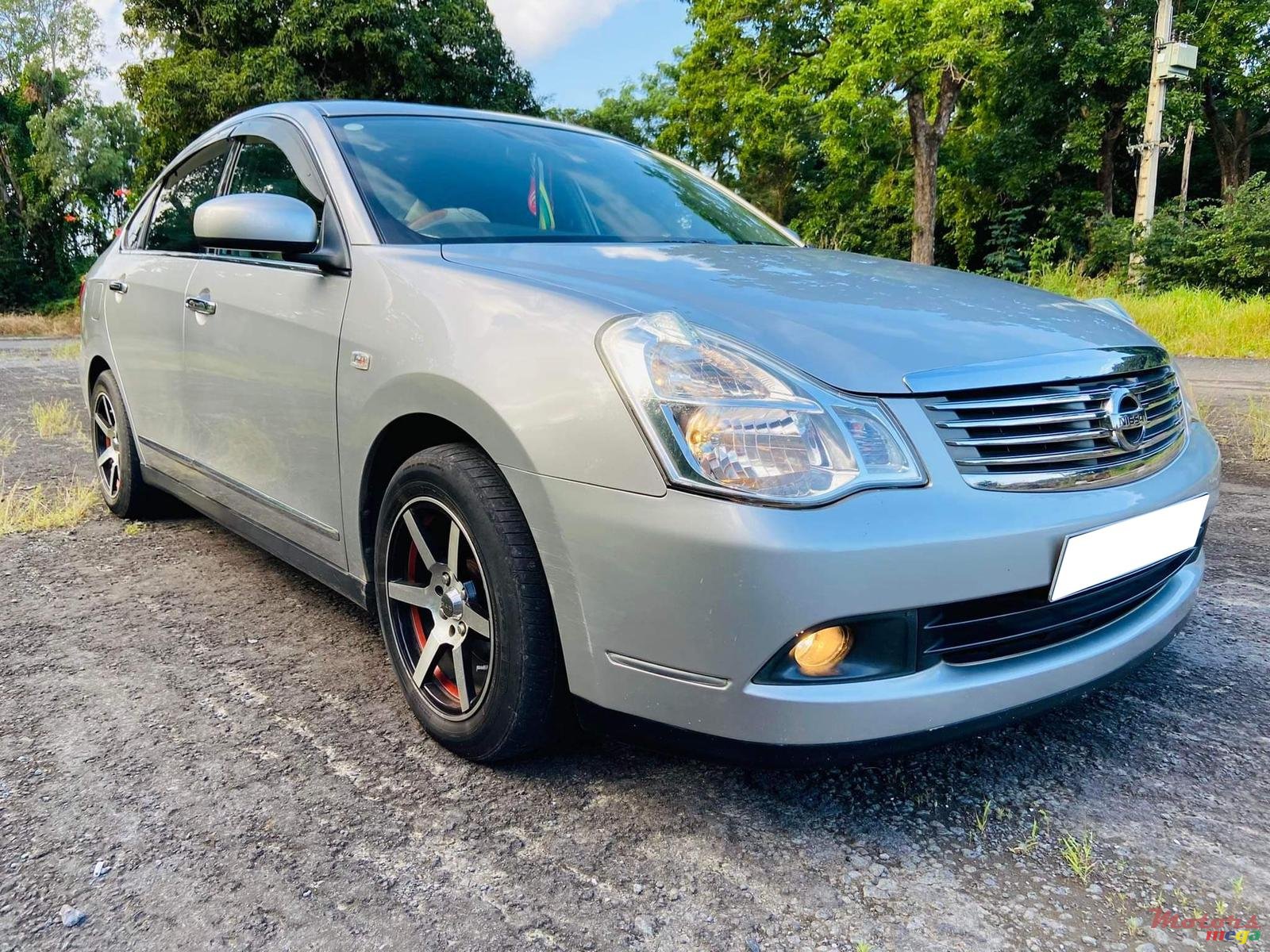 2008' Nissan Bluebird Slyphy photo #2