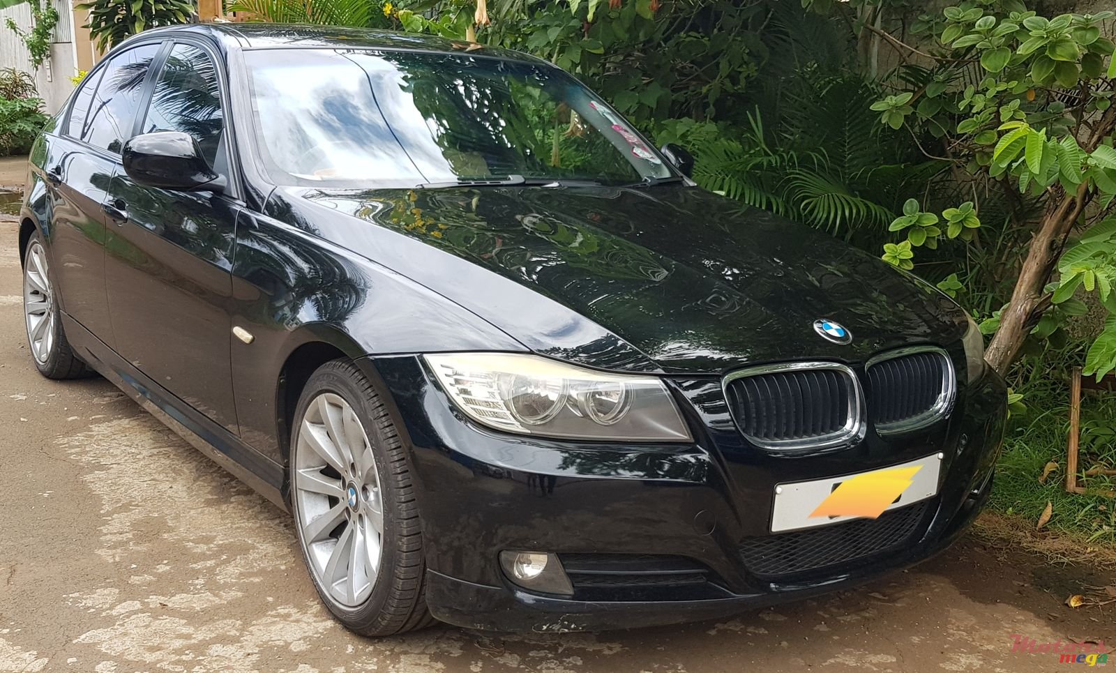 2008' BMW 318 photo #2