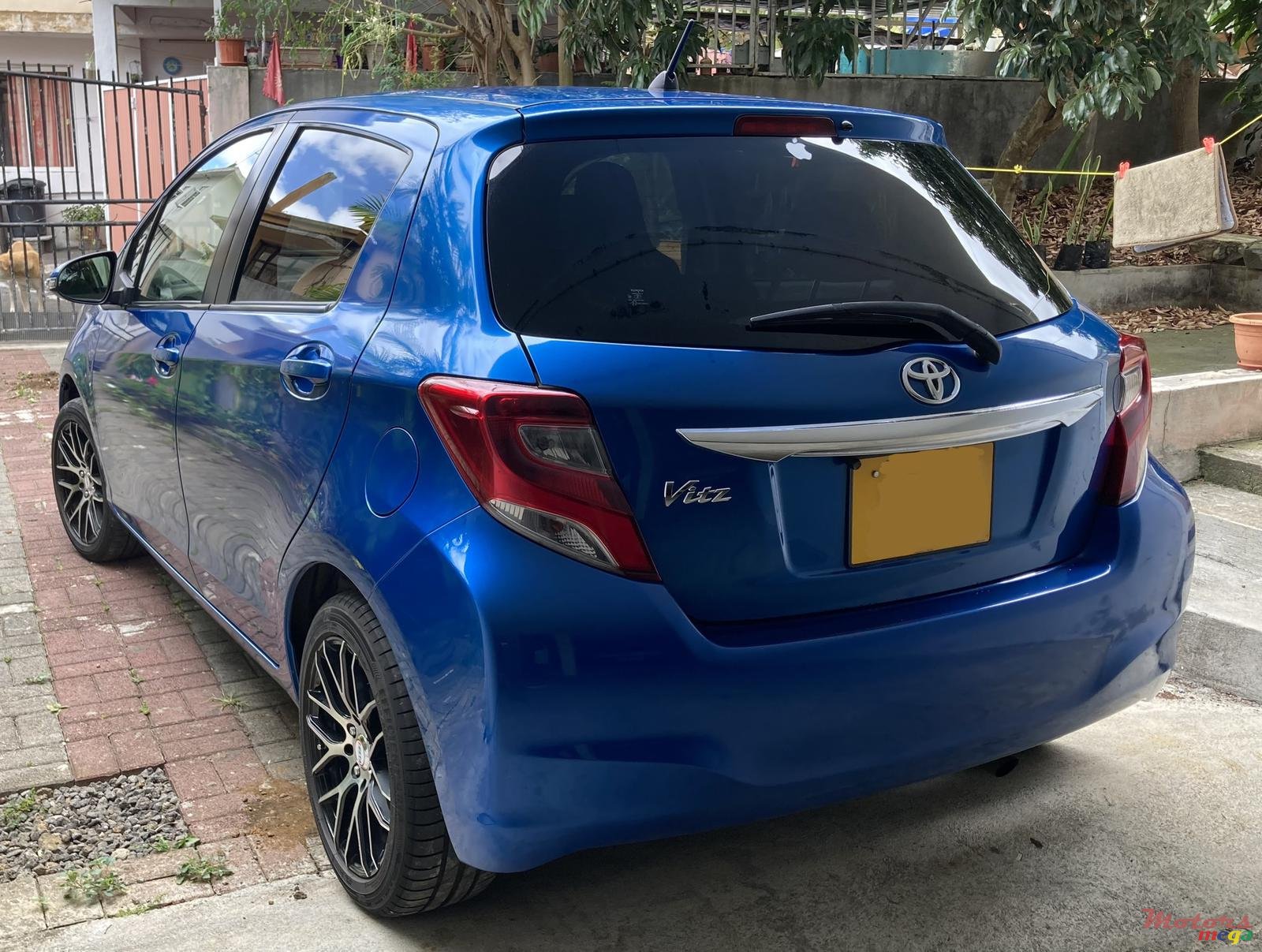 2014' Toyota Vitz 1329cc VVTi-e Smart Stop photo #7