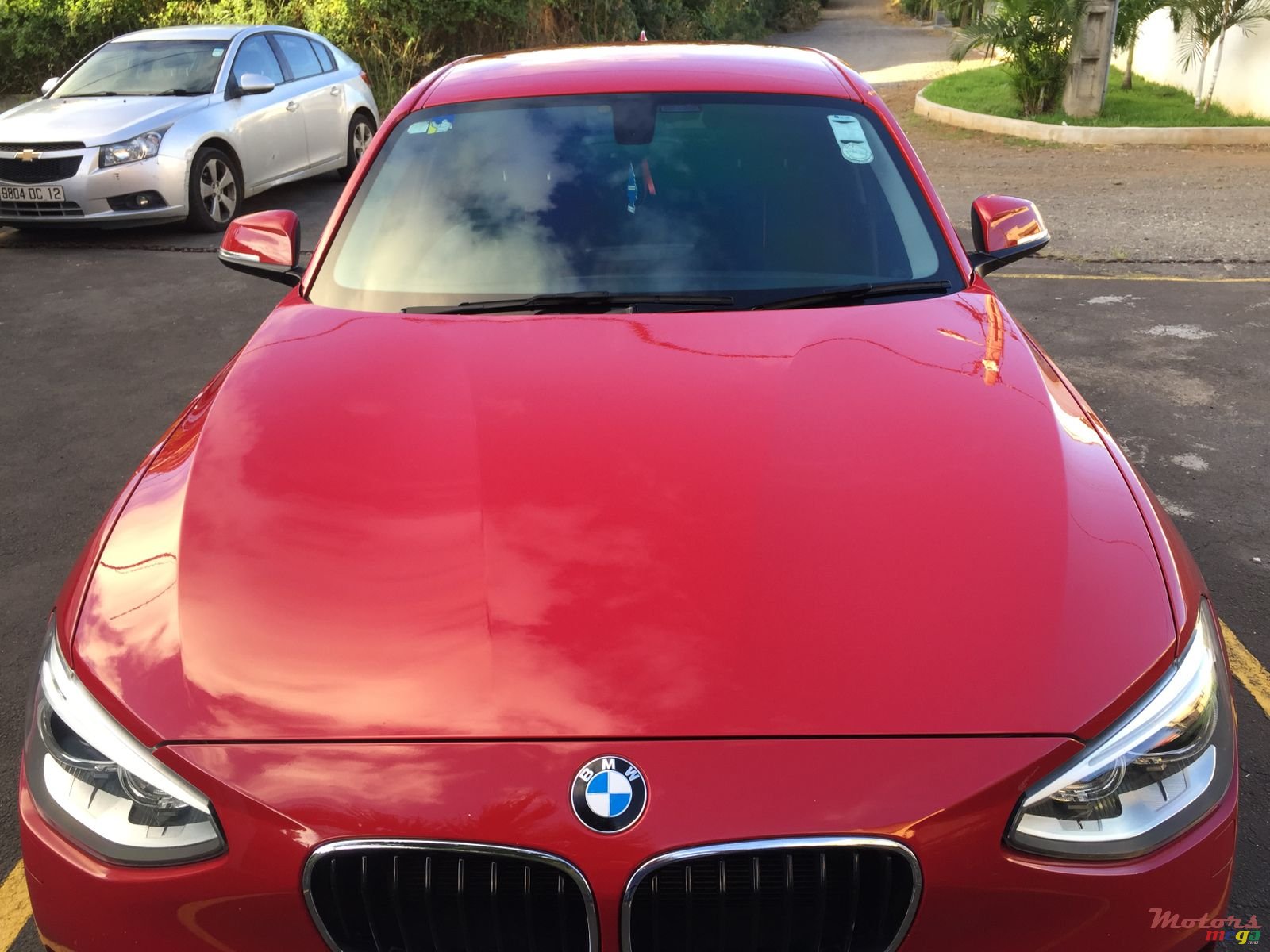 2012' BMW 1 Series 5 Door photo #7