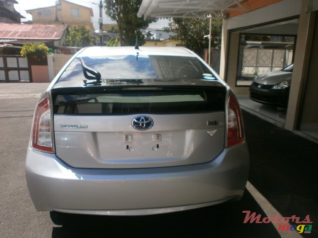 2013' Toyota Prius Plug-in Hybrid Hybrid photo #2