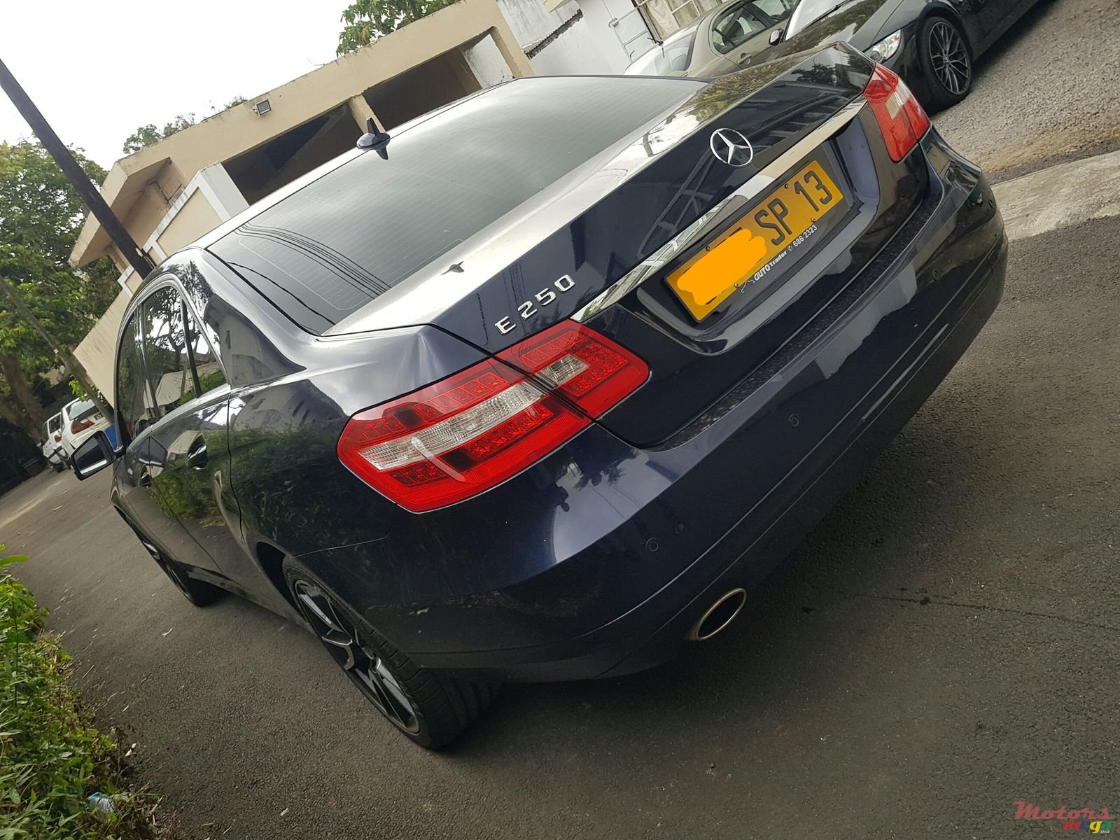 2013' Mercedes-Benz E250 photo #3