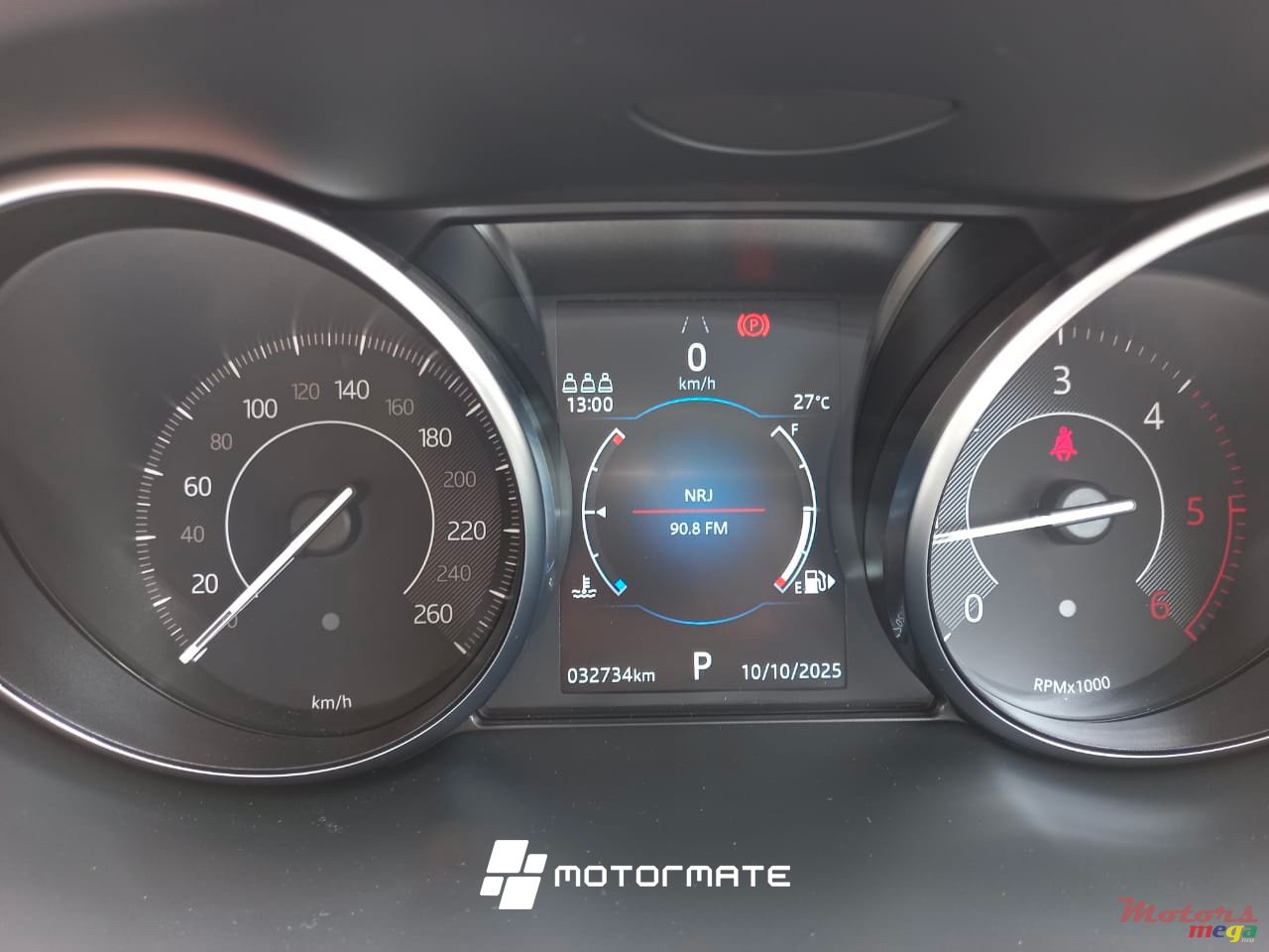 2019' Jaguar E-Pace photo #7