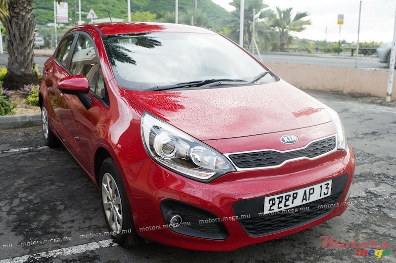 2013' Kia Rio photo #1