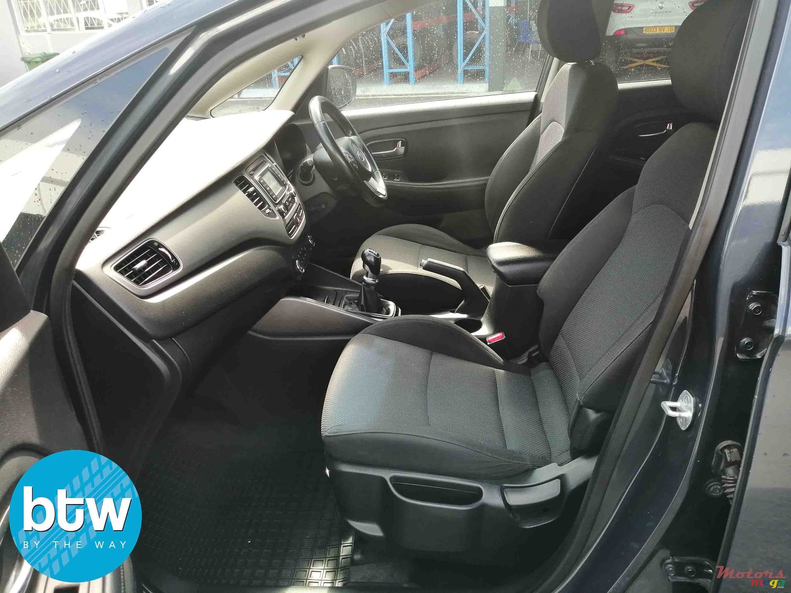 2014' Kia Carens 7 seaters photo #4