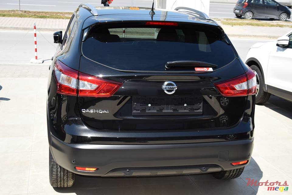 2017' Nissan Qashqai Tekna photo #3