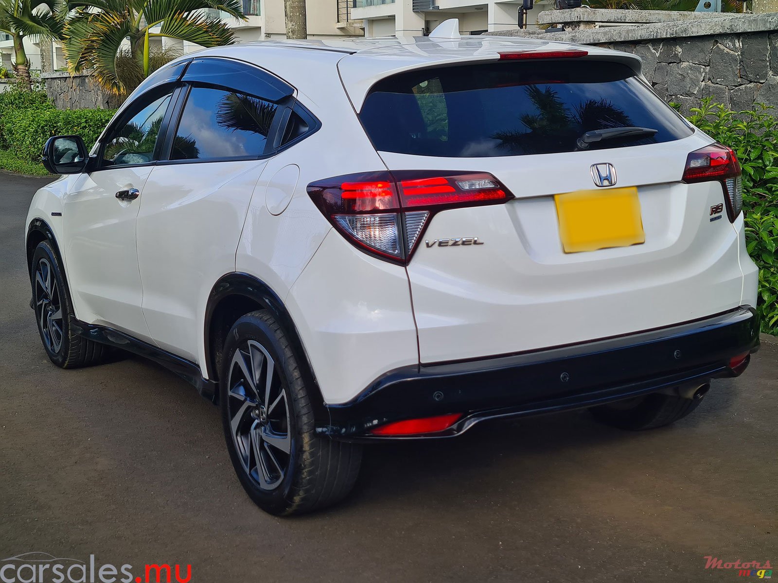2017' Honda Vezel RS 1.5 Hybrid photo #3