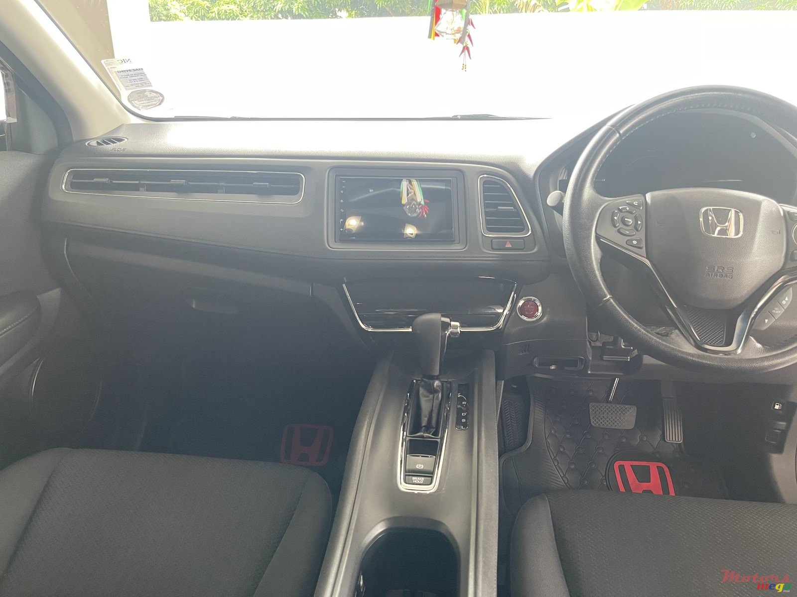 2017' Honda HR-V Vezel photo #2