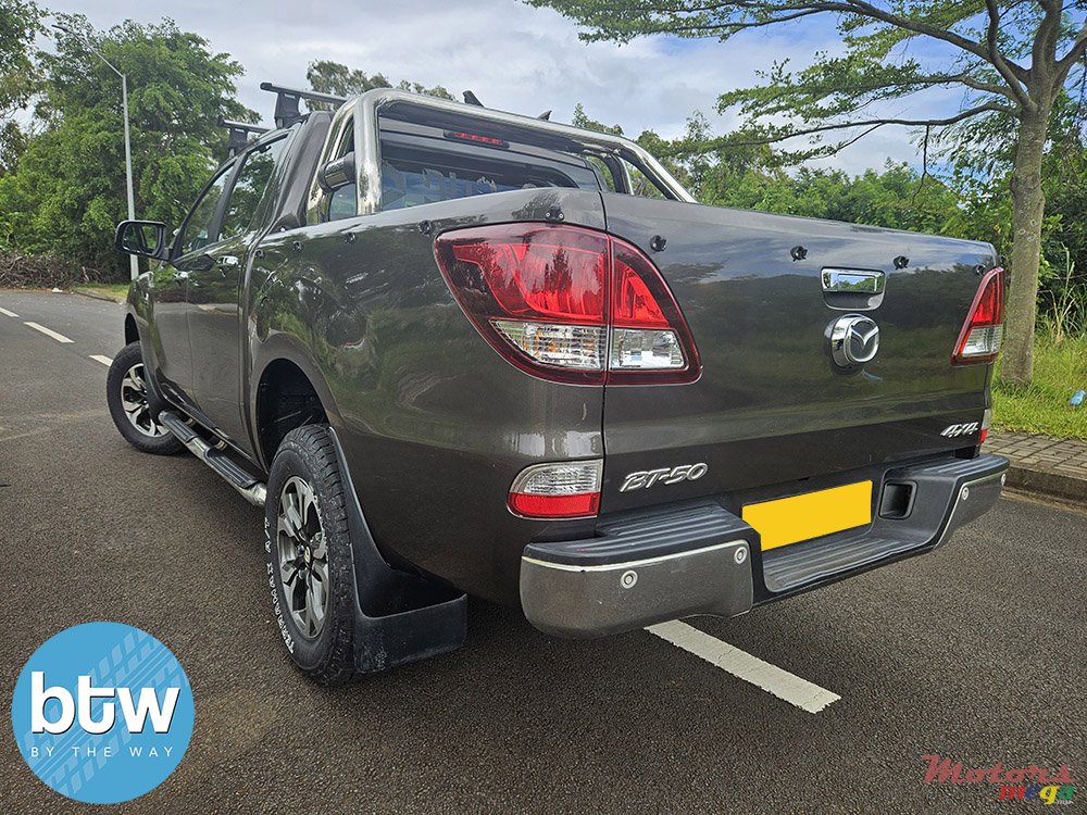 2016' Mazda BT-50 photo #3