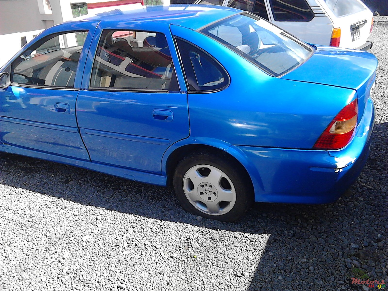 2001' Opel Vectra photo #1