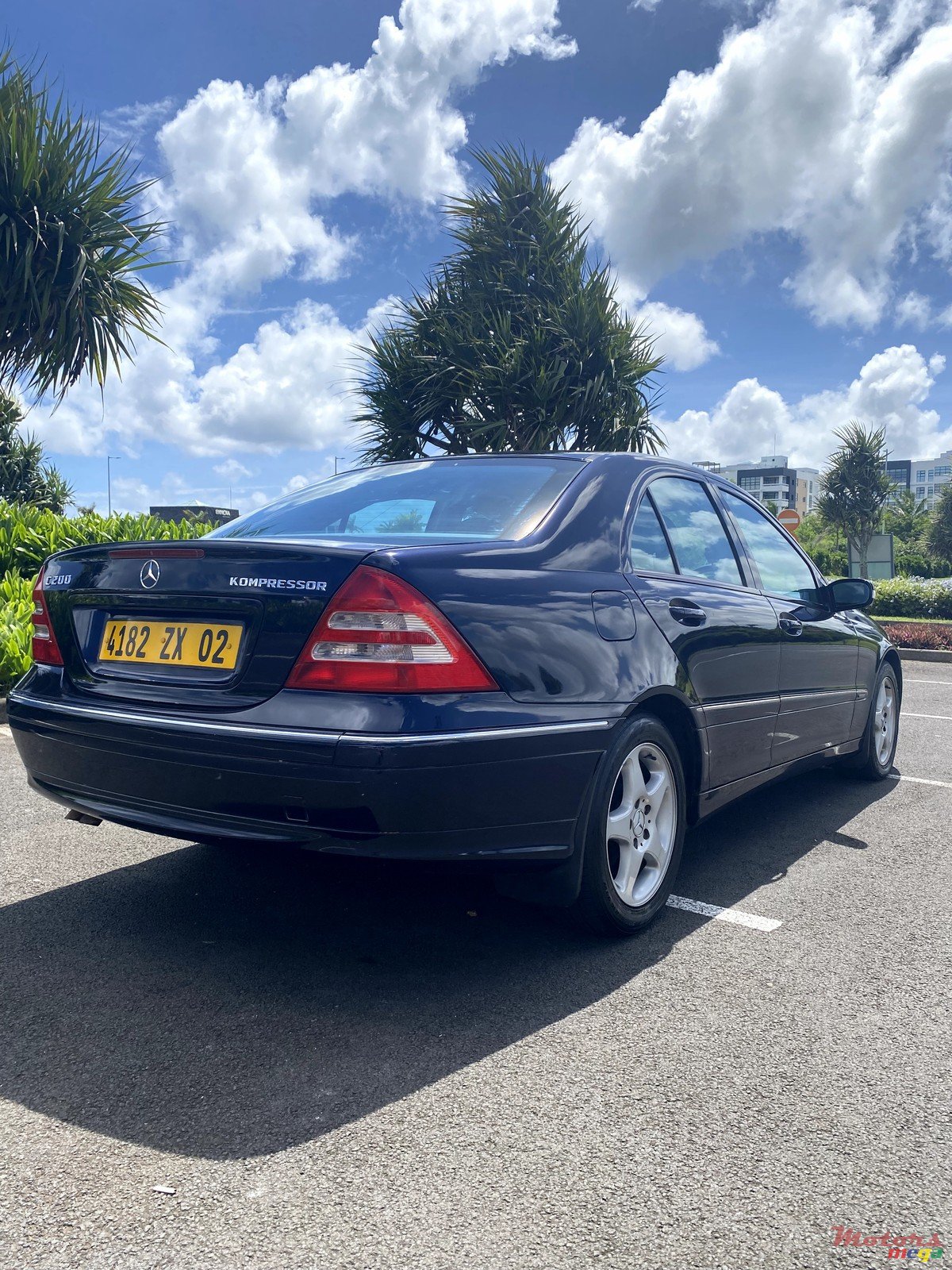 2002' Mercedes-Benz C 200 photo #3