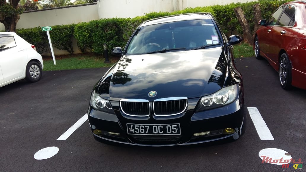 2005' BMW 3 Series photo #1