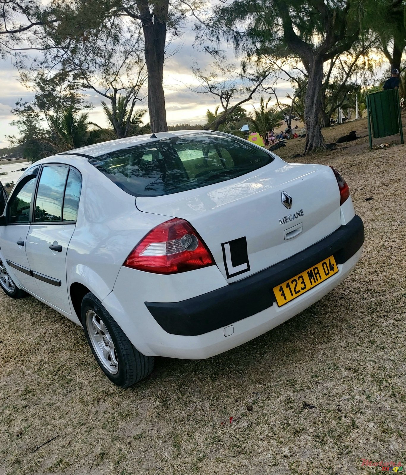 2004' Renault Megane photo #2
