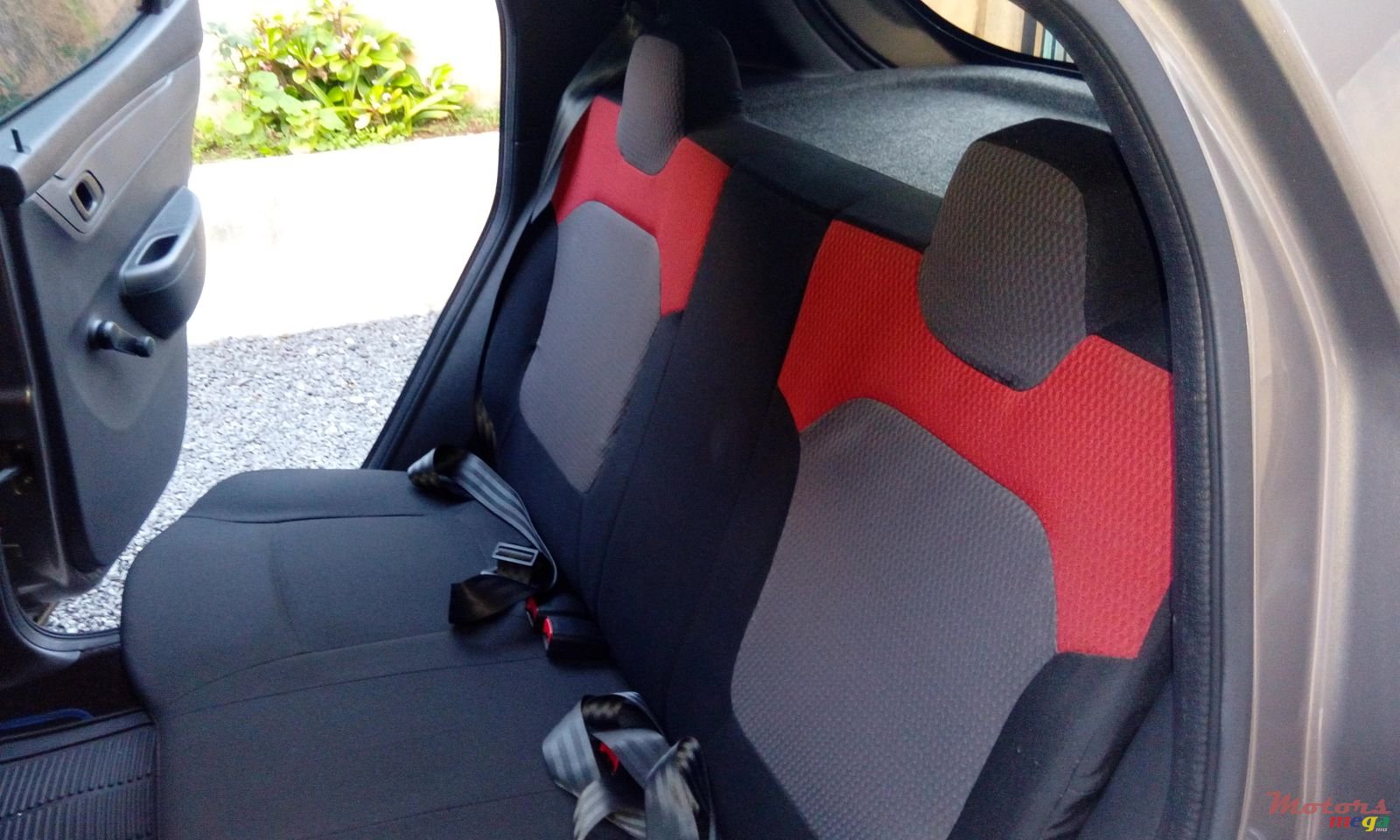 2016' Renault kwid RXT 0.8l photo #3