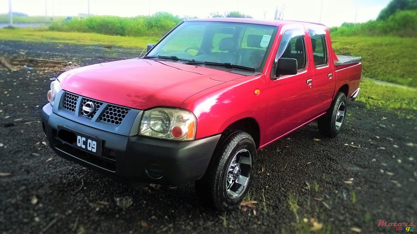 2009' Nissan Navara 2.7D Japan photo #2