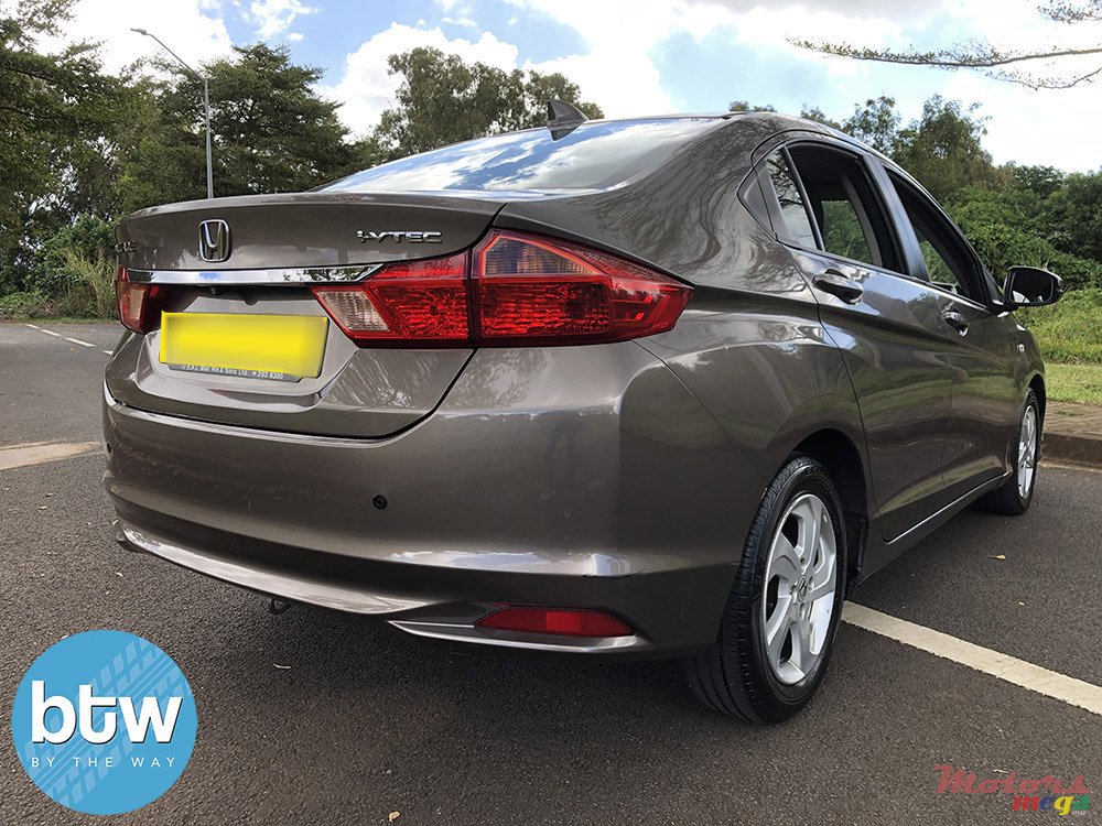 2015' Honda Ballade photo #2