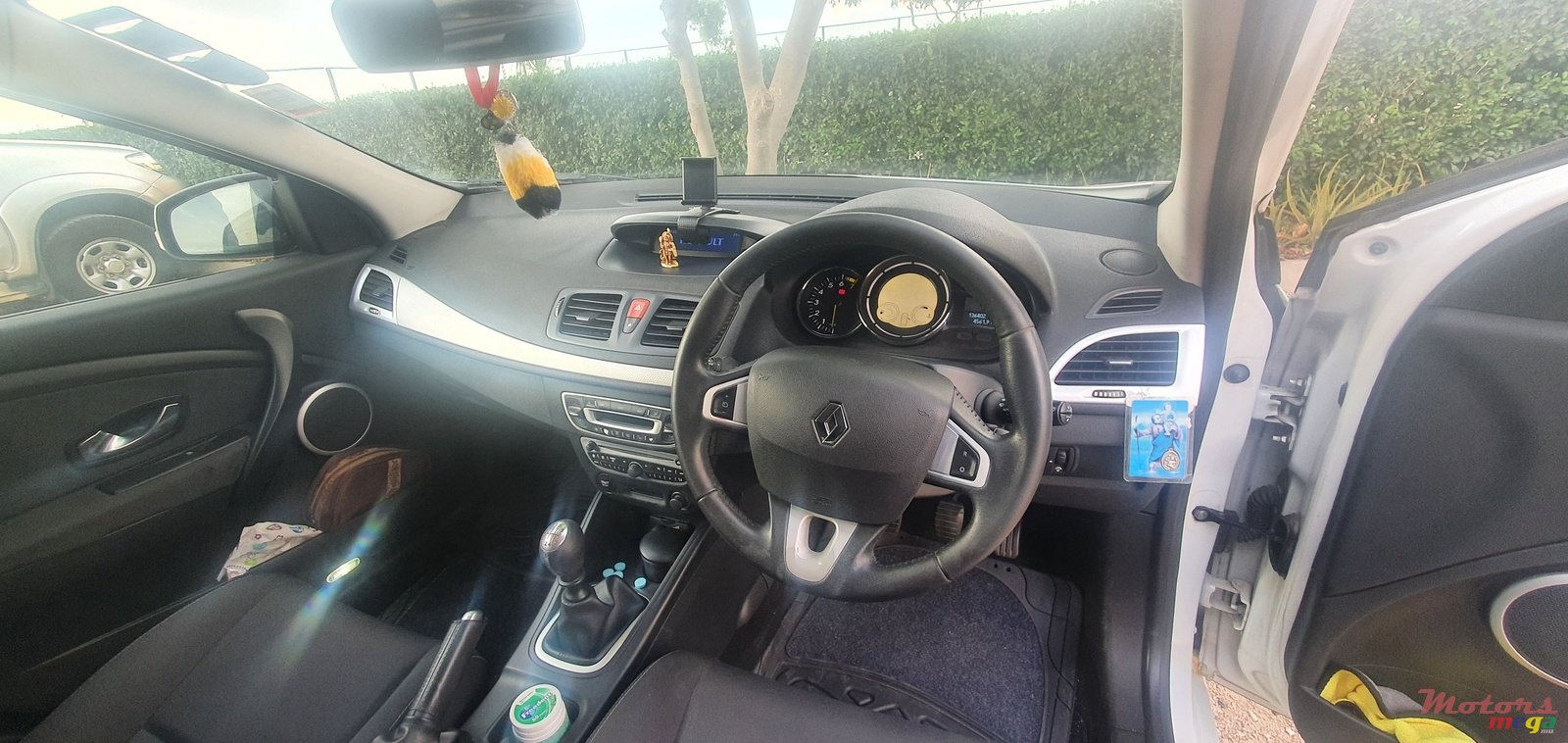 2012' Renault Megane photo #5