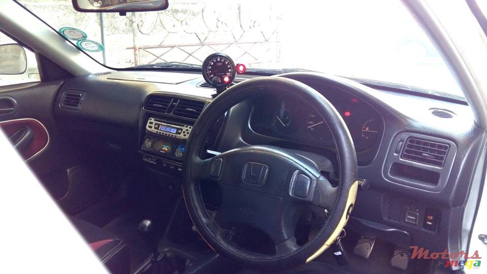 2000' Honda photo #6