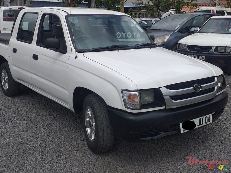 2004' Toyota Hilux photo #1