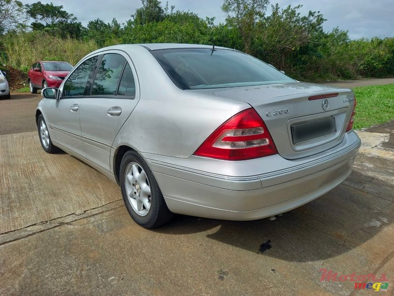 2001' Mercedes-Benz C 200 KOMPRESSO photo #3