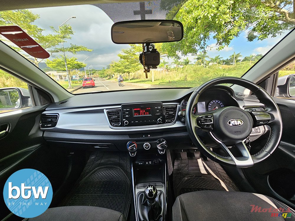 2018' Kia Rio photo #6