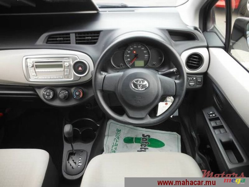 2013' Toyota Vitz 990 cc photo #1