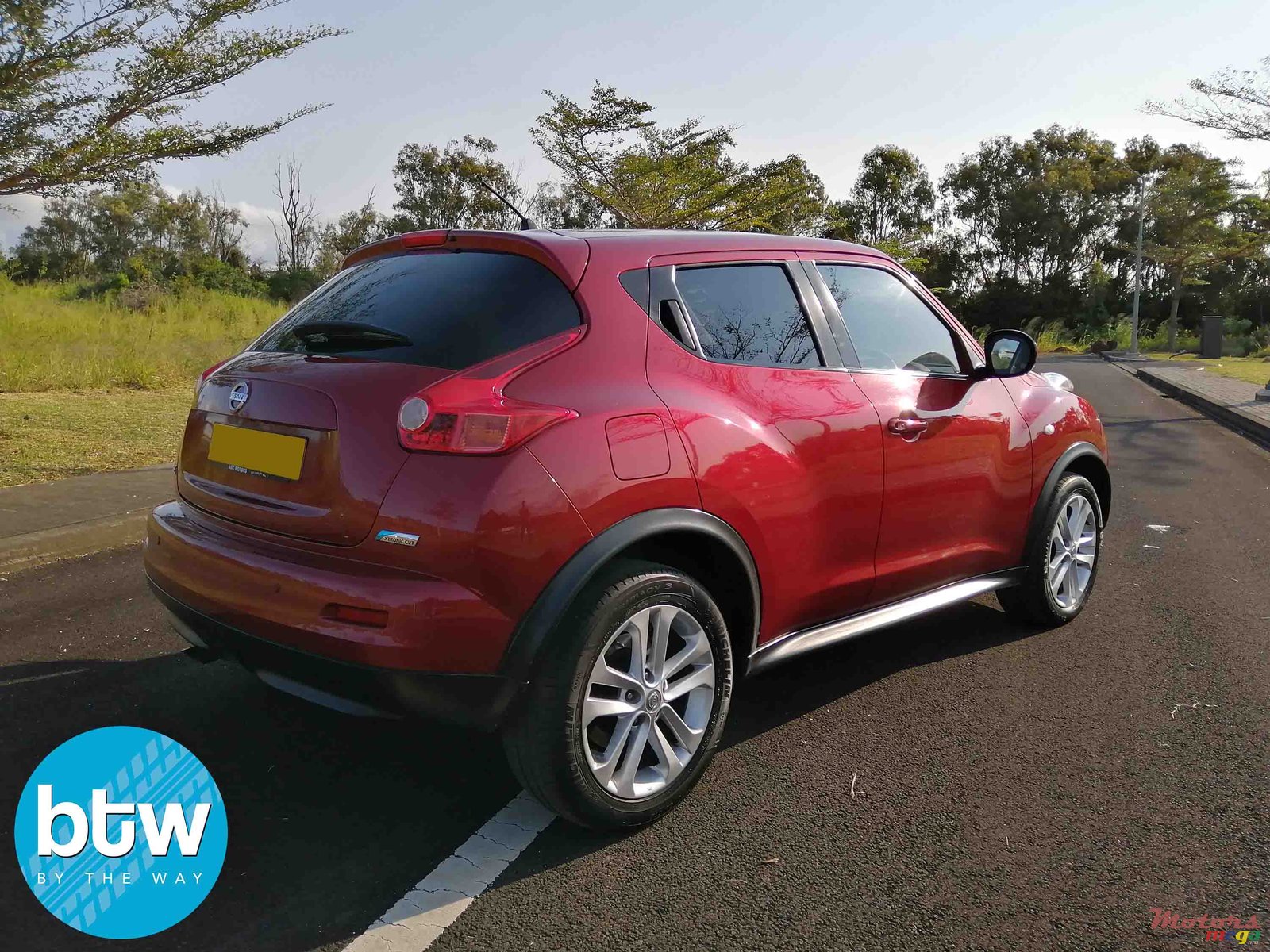 2012' Nissan Juke 1.6 Turbo photo #3