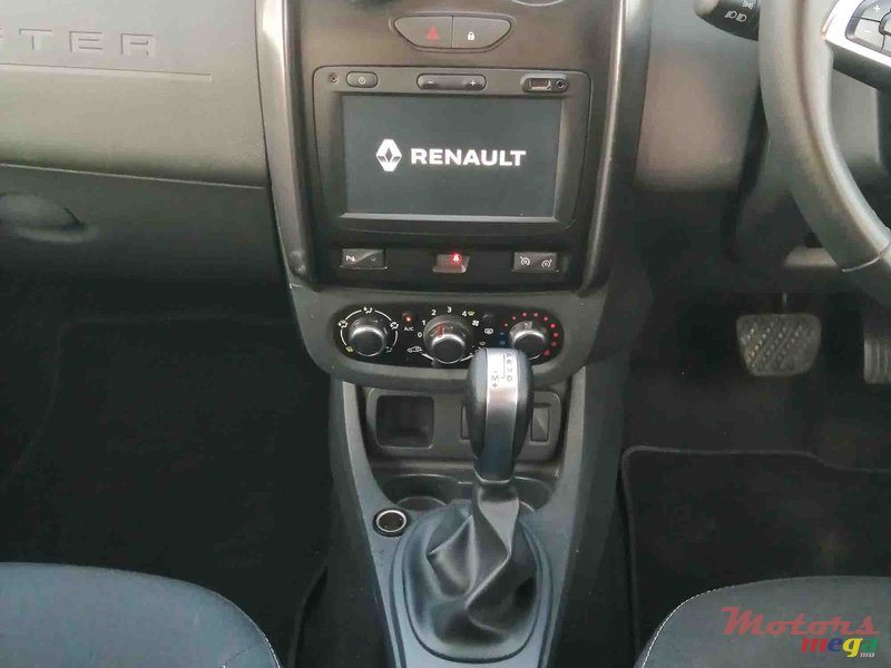 2014' Renault Duster photo #4