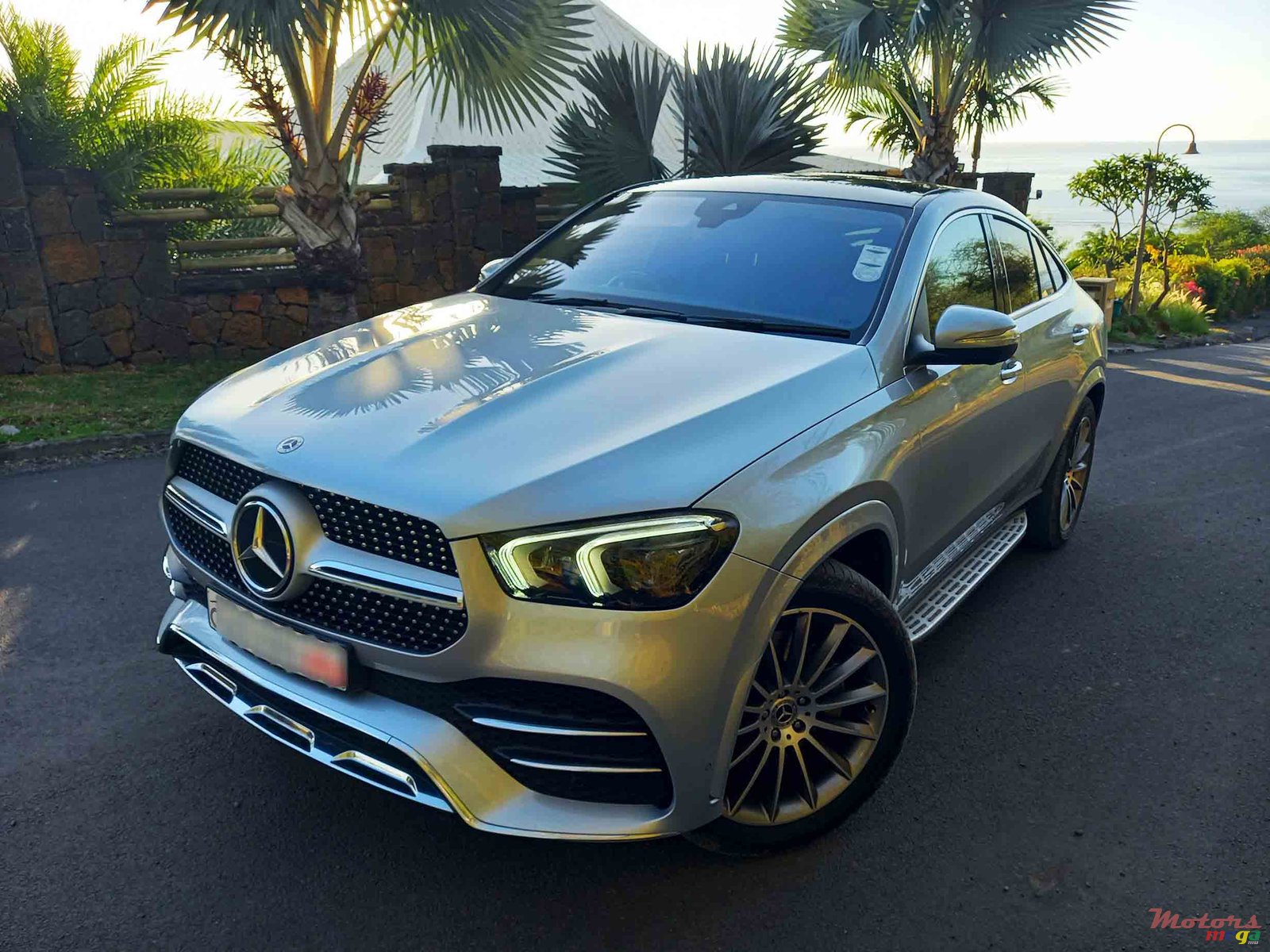 2022' Mercedes-Benz GLE 350 d 4Matic photo #1
