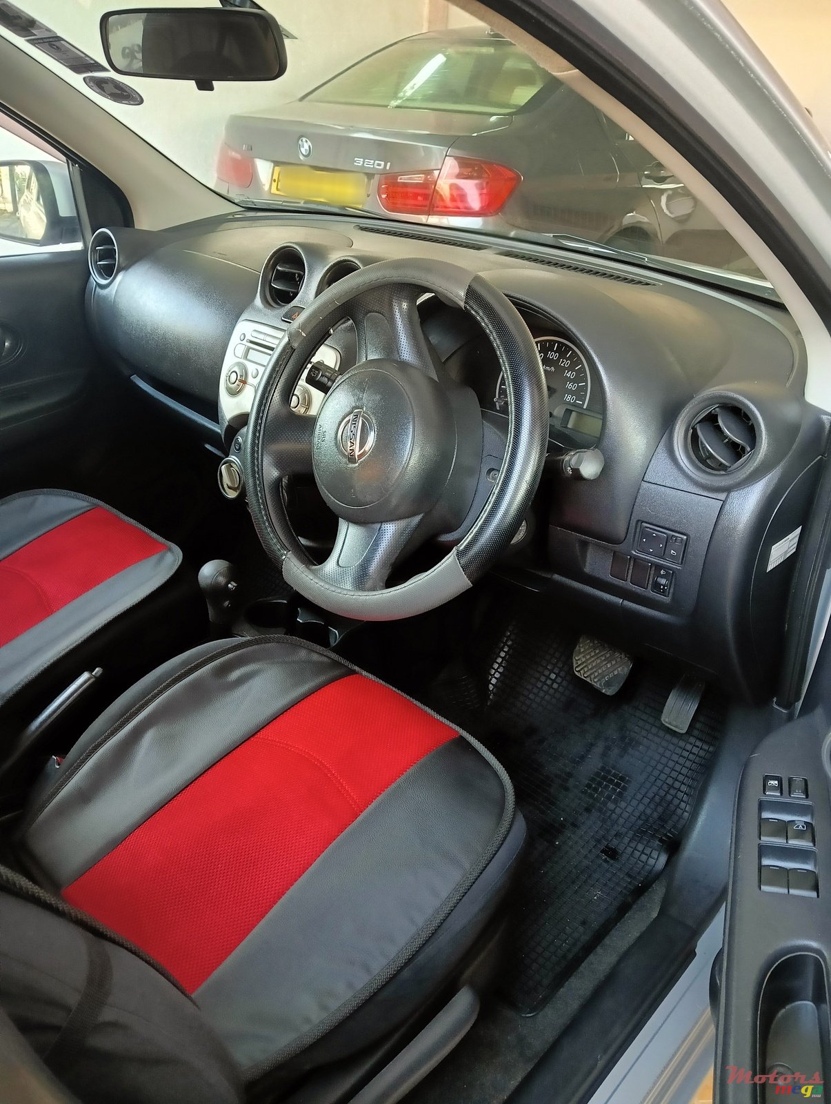 2011' Nissan March photo #7