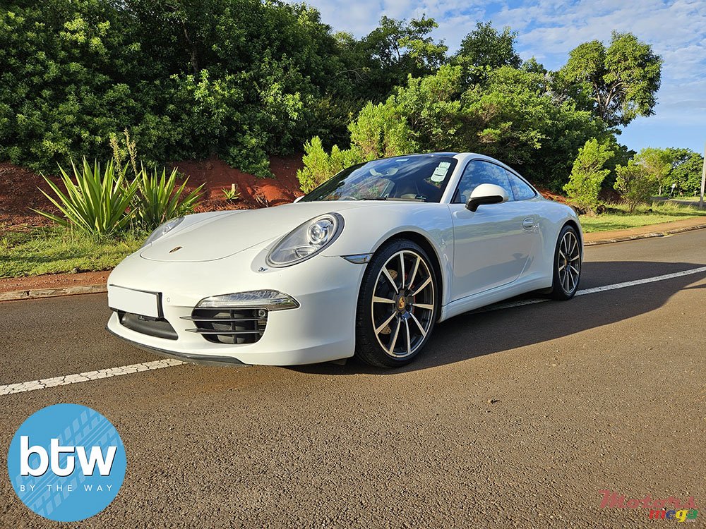 2013' Porsche Carrera 911 CARRERA S photo #2