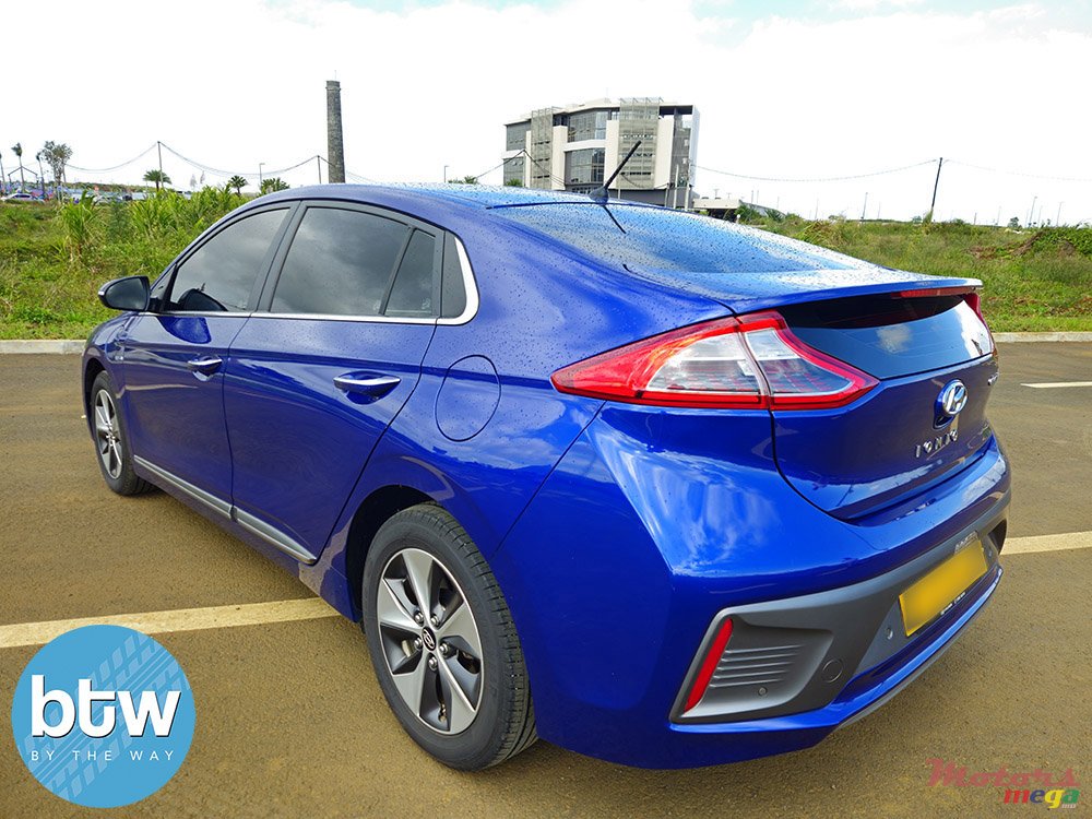 2019' Hyundai Ioniq EV photo #3