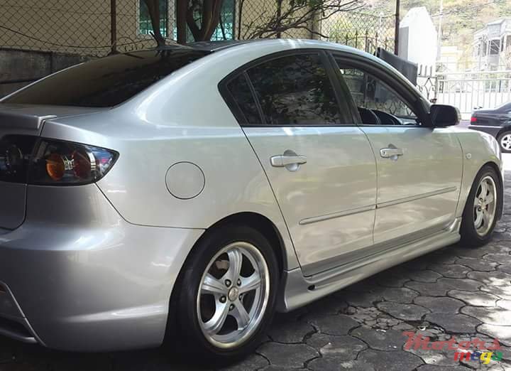 2005' Mazda photo #4