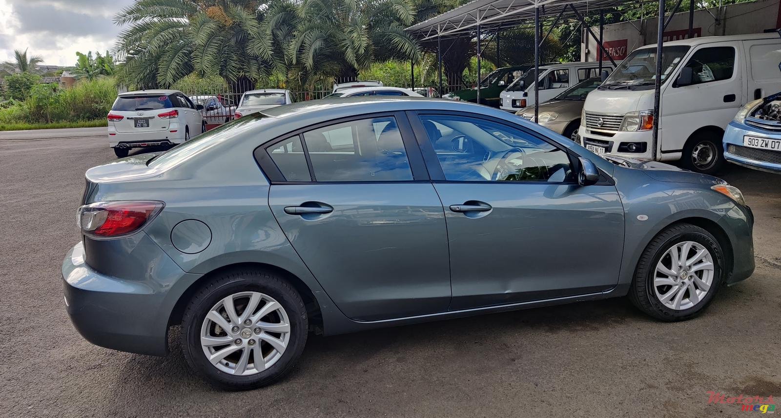 2012' Mazda 3 photo #4