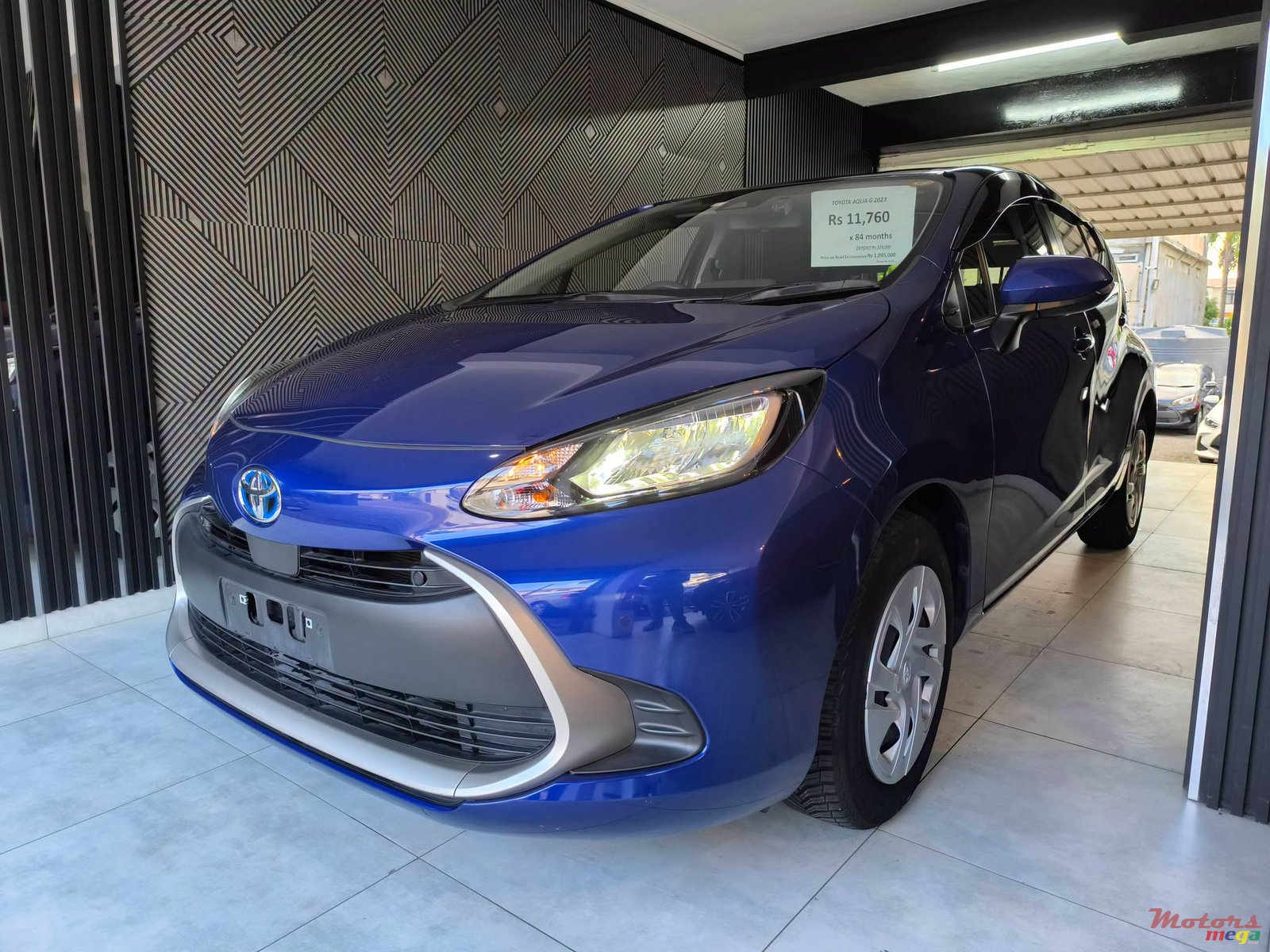 2023' Toyota Aqua photo #3