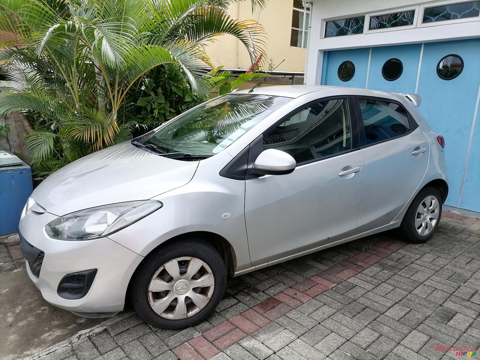 2010' Mazda Demio photo #2