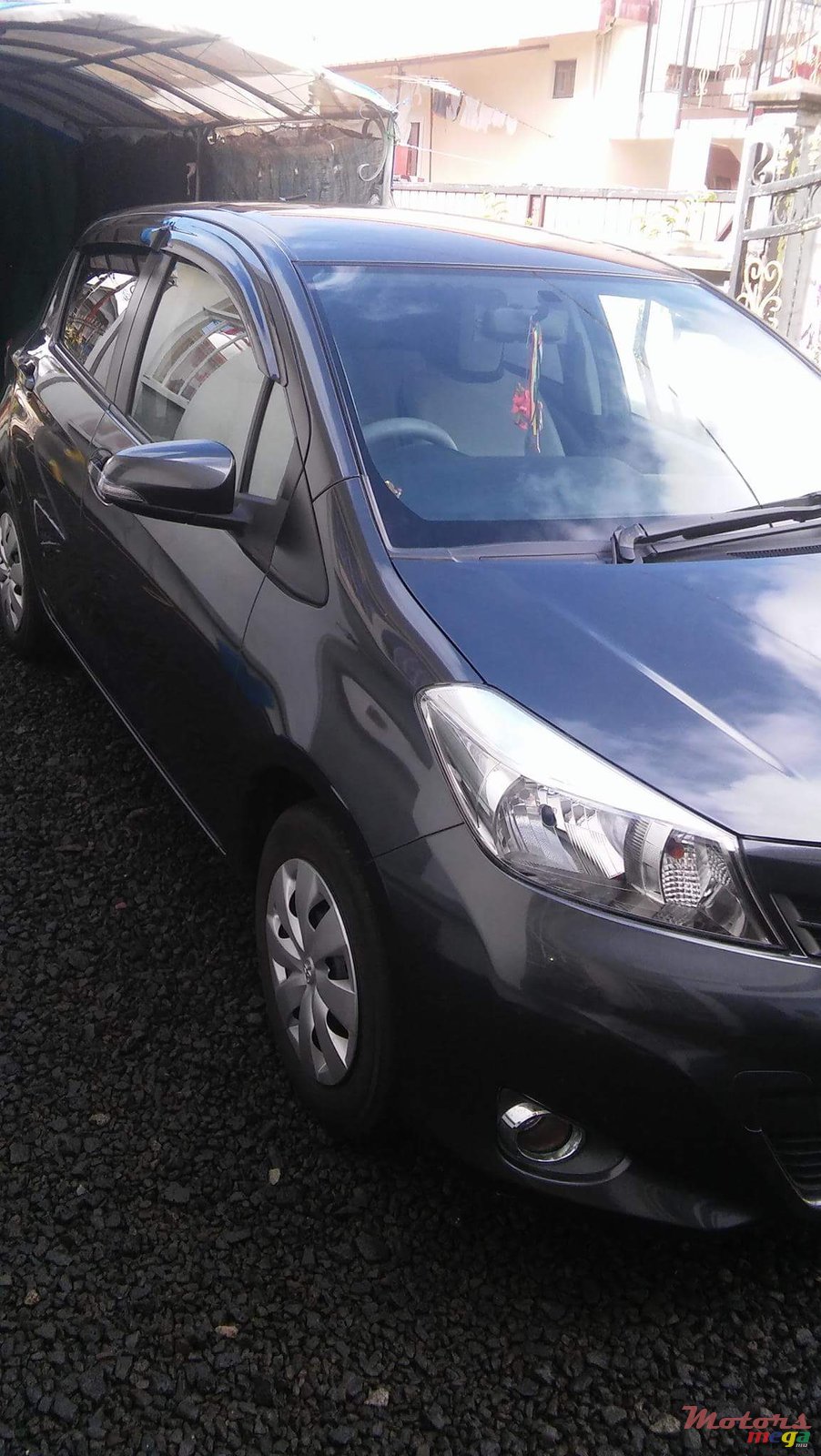 2011' Toyota Vitz New shape photo #1