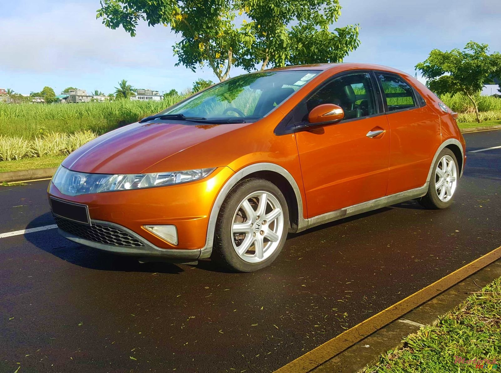 2010' Honda Civic 1.8 Hatchback photo #2