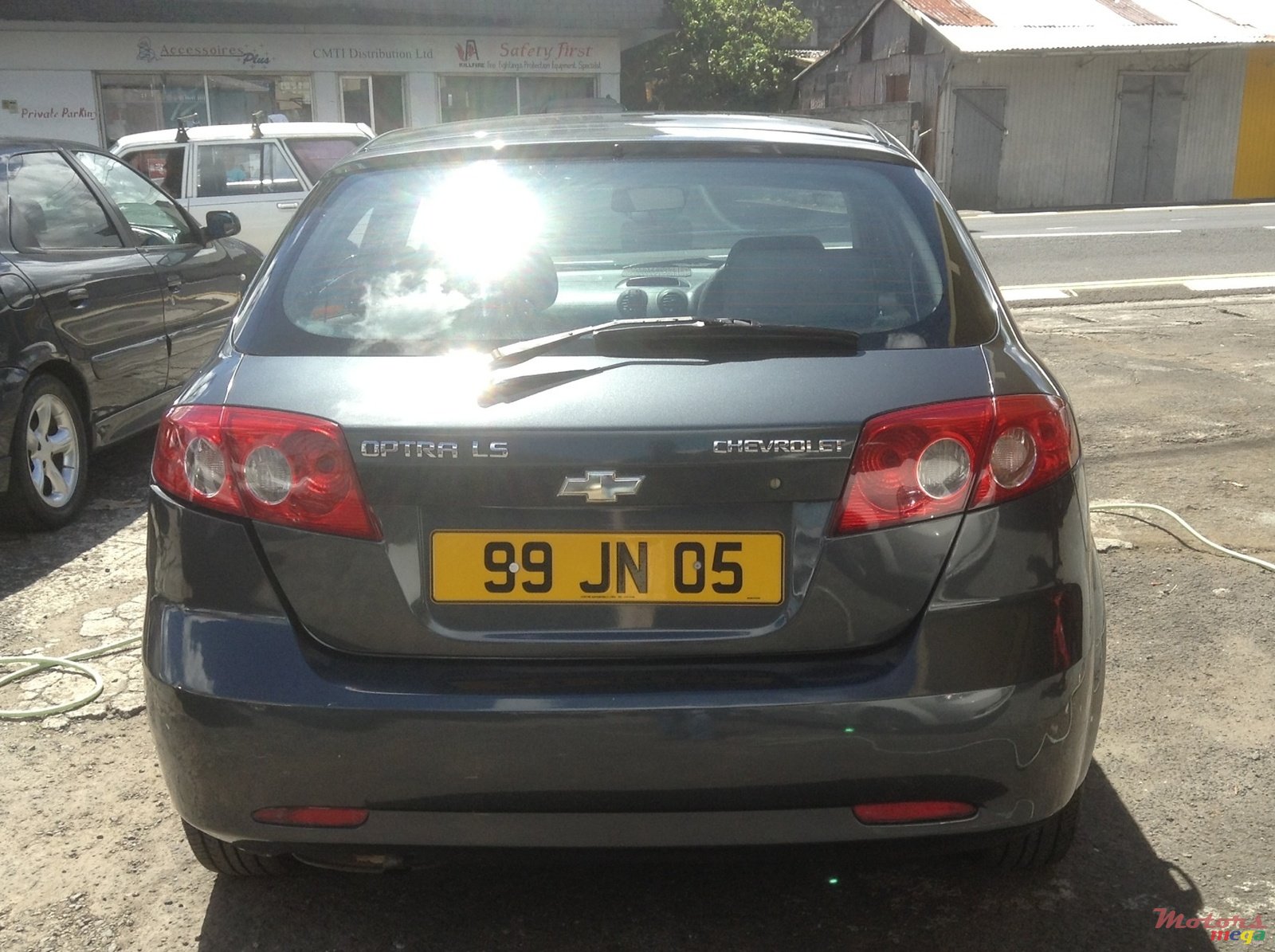 2005' Chevrolet Optra photo #3