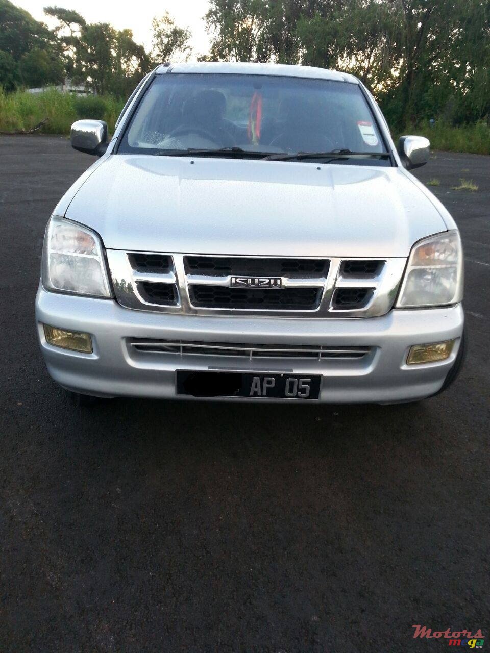 2005' Isuzu photo #2