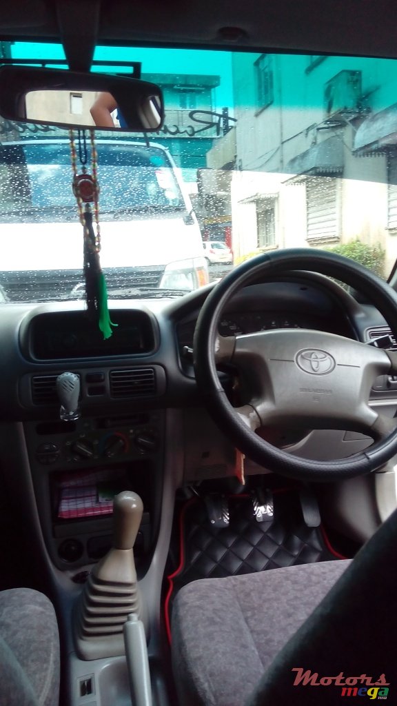 1998' Toyota Corolla Saloon photo #3