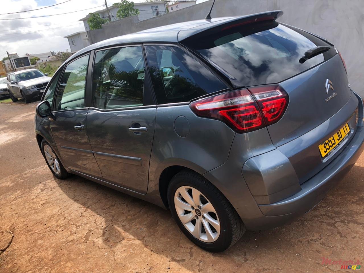 2011' Citroen C4 Picasso 1.6 THP 155 EXCLUSIVE BMP6 photo #4