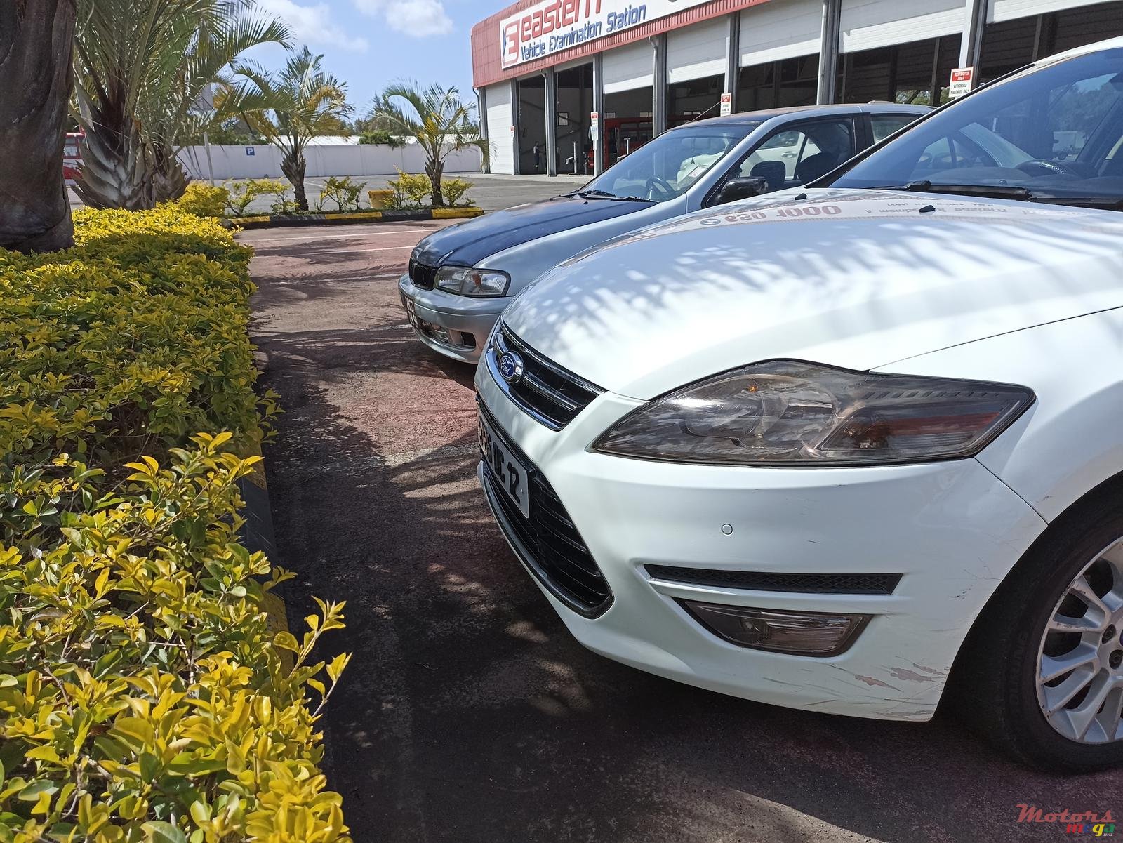 2012' Ford Mondeo photo #3