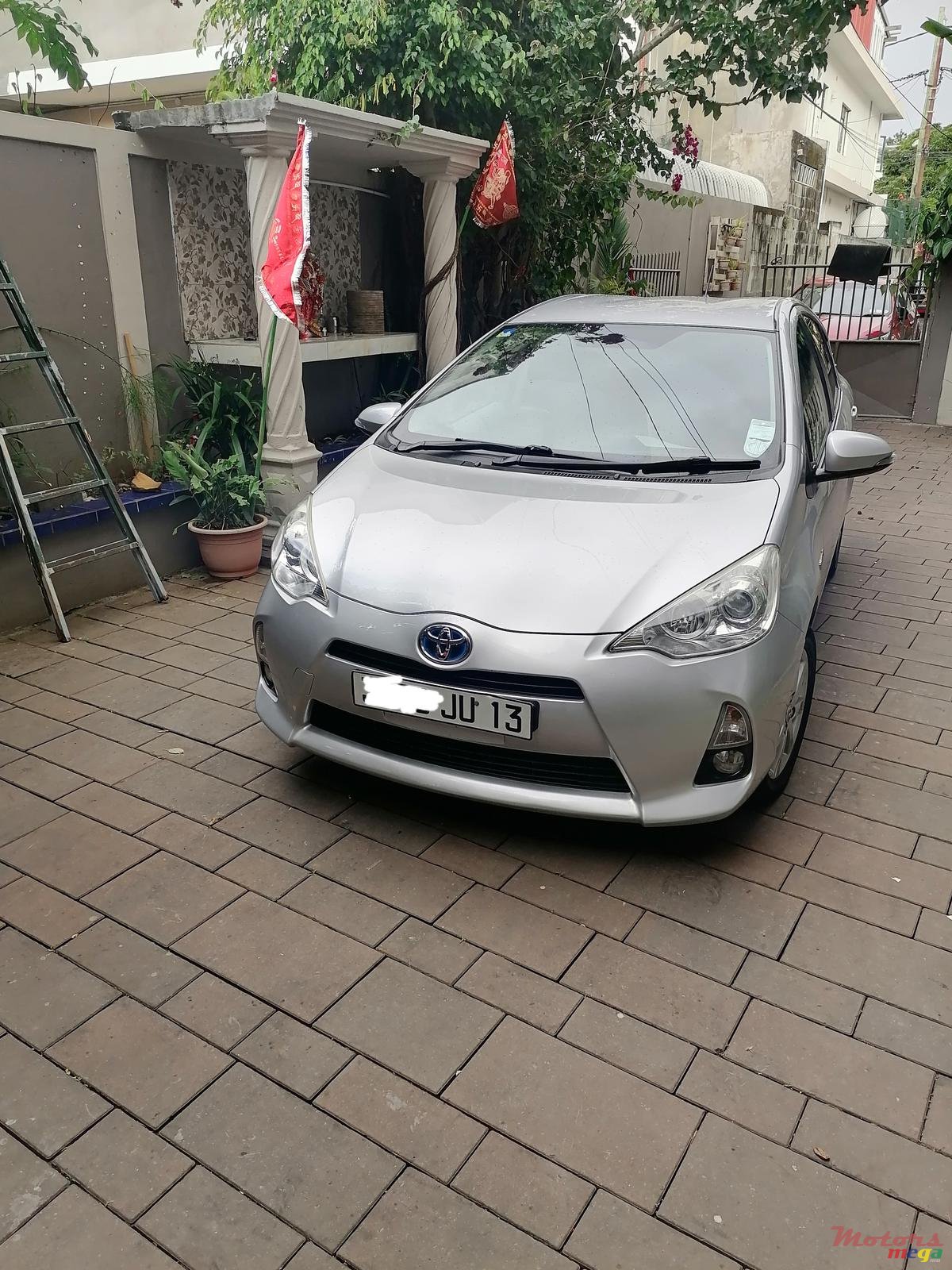 2013' Toyota Aqua photo #3