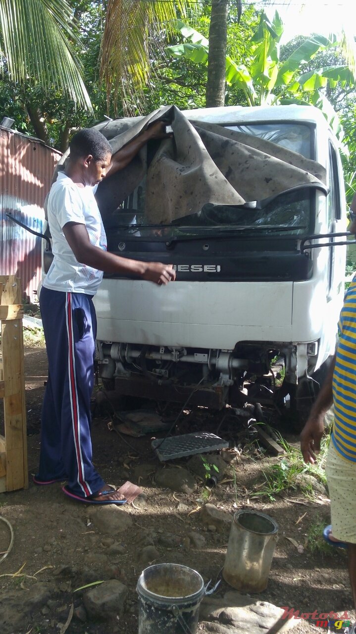 1994' Nissan Nissan Condor 20 photo #2