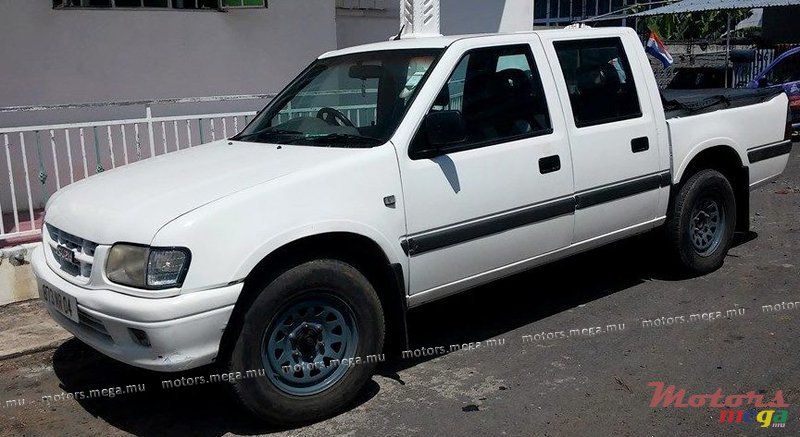 2004' Isuzu photo #1