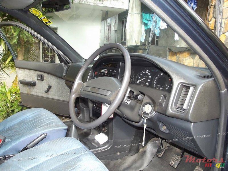 1990' Toyota Corolla photo #2